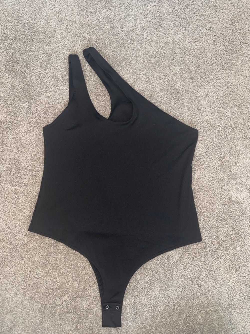 ReoRia Black One-Shoulder Bodysuit